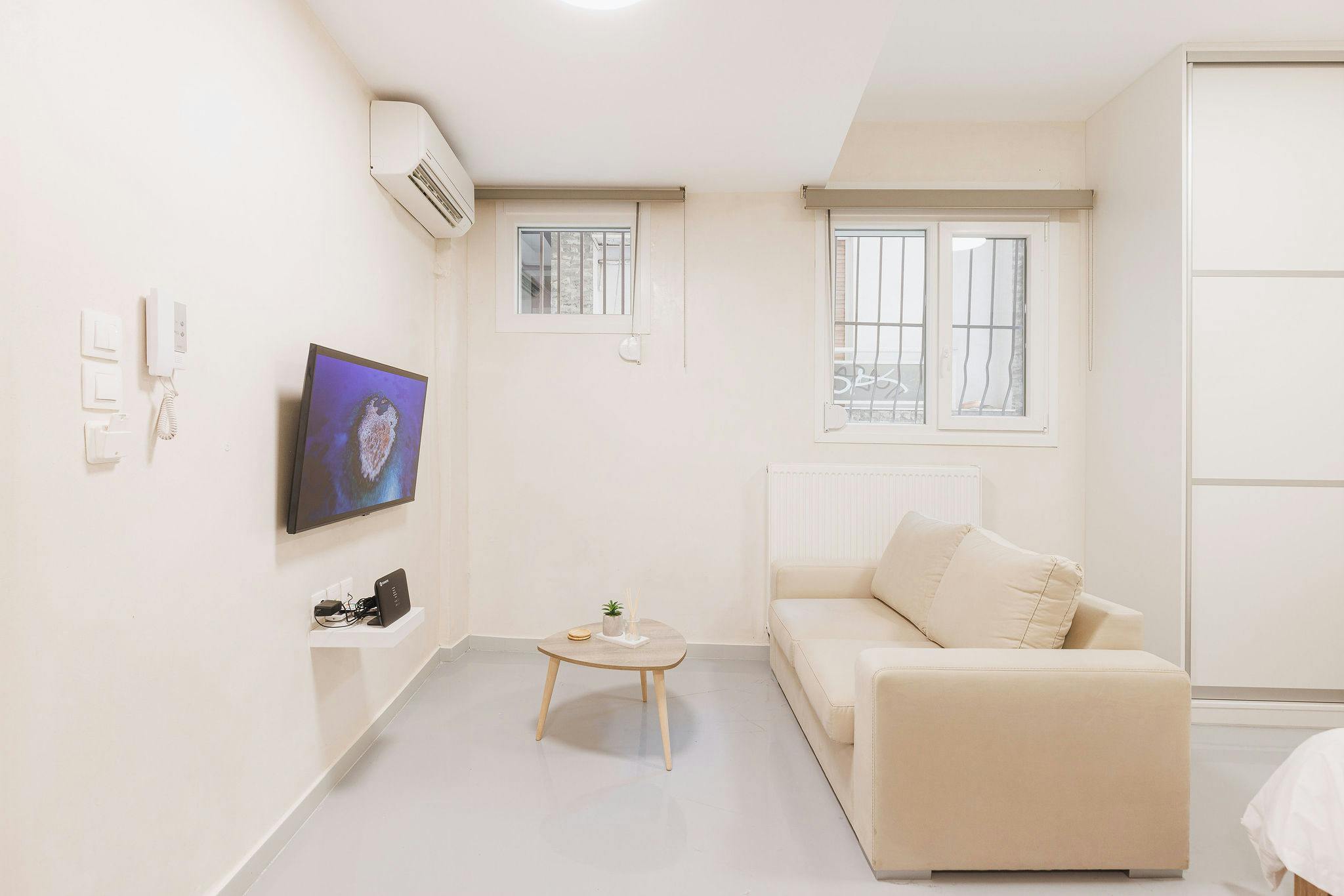 Studio for rent for €800 per month in Athens, Ioustinianou