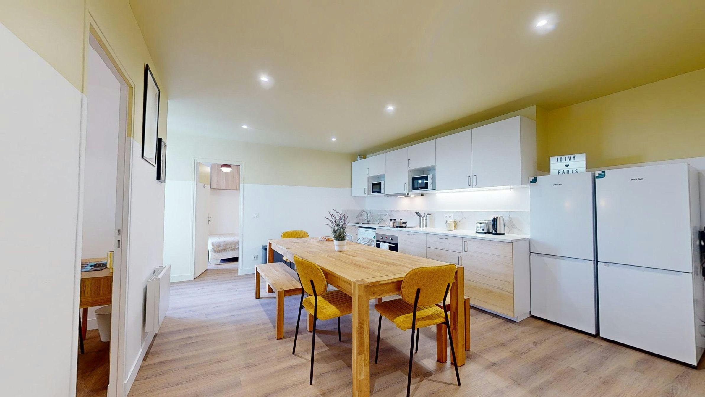 Private room for rent on Rue du Buisson Saint-Louis, Paris - Plus