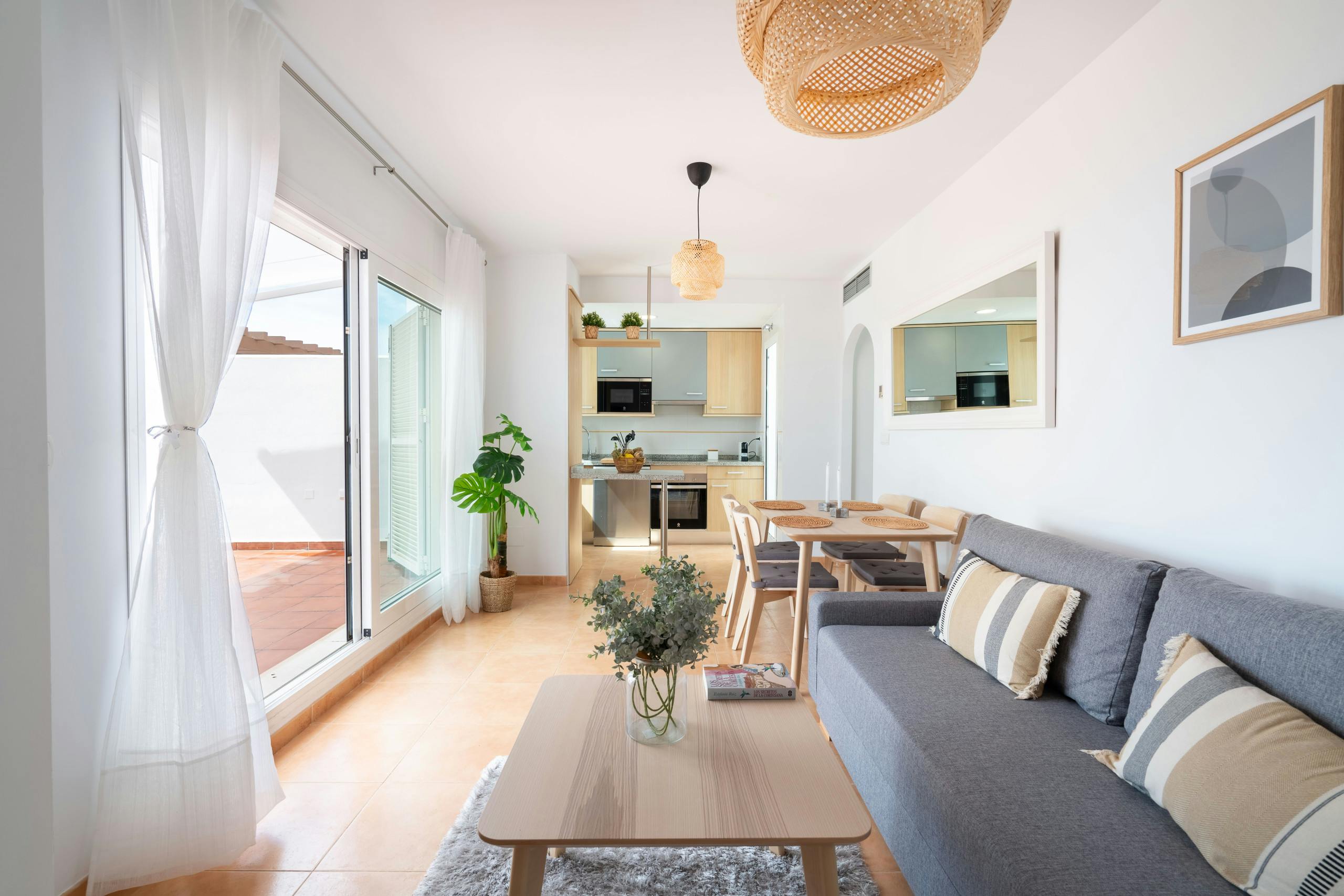 Apartment for rent for €1,300 per month in Mojacar, Paseo del Mediterráneo