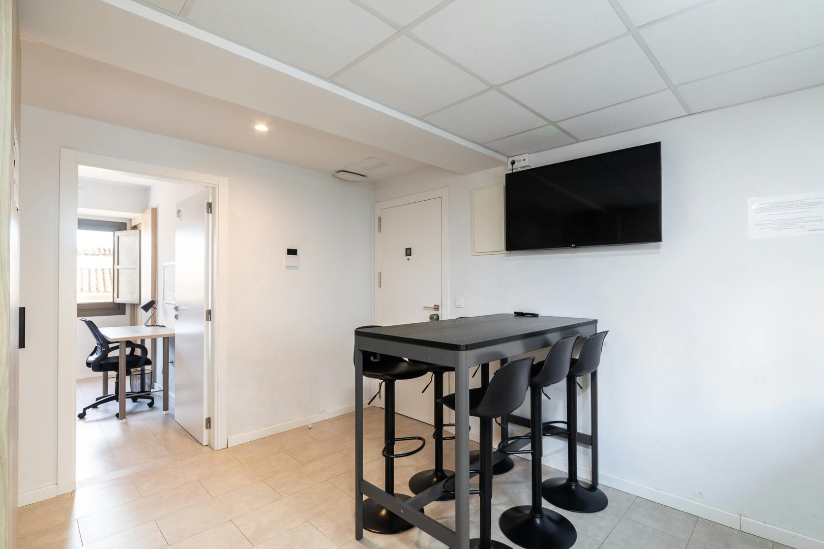 Apartment Valencia, 1 bed, 12m² — photo 6