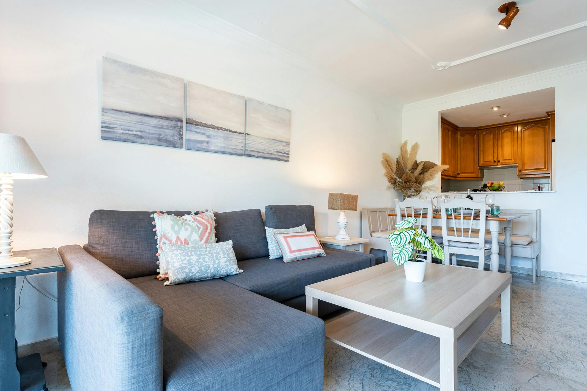 Wohnung zu mieten für 1.300 € pro Monat in Marbella, Avenida del Limonar