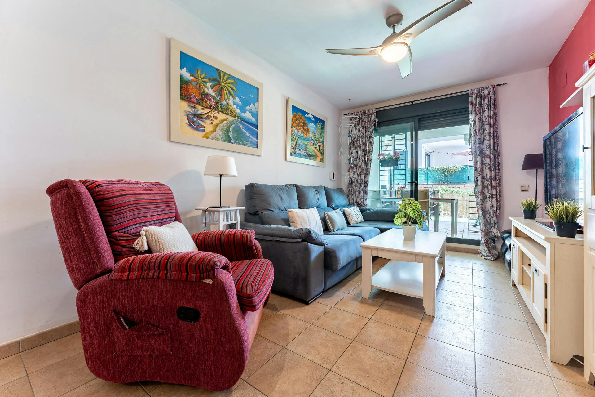 Apartment for rent for €1,300 per month in Mijas, Calle Mar Cantábrico