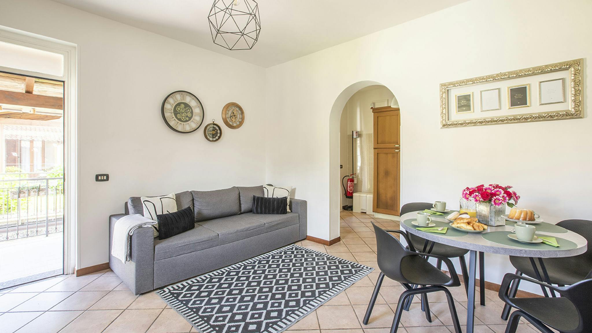 Apartment for rent for €1 per month in Menaggio, Via Don Enrico Moltrasio
