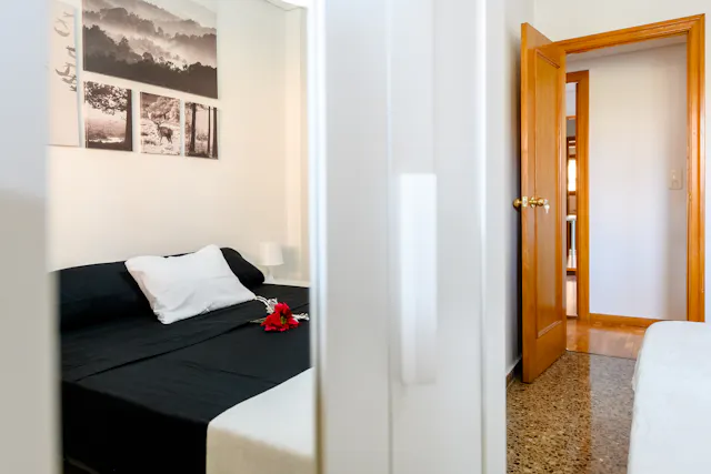 Private room in Calle Gutiérrez Mellado, Zaragoza (1582144) room image 10