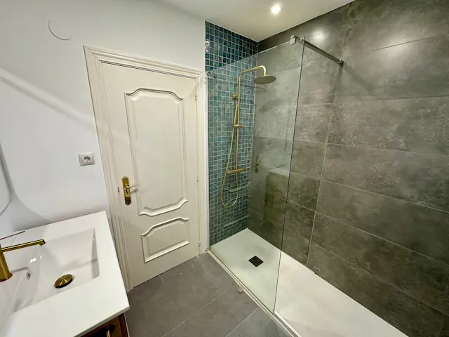 Private room in Calle de Carlos Martín Álvarez, Madrid (1582162) room image 9