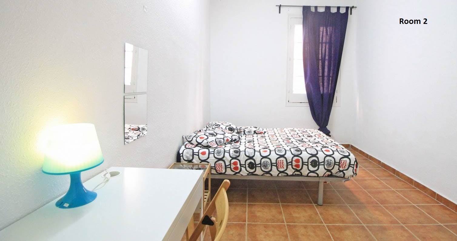 Private room for rent for €360 per month in Barcelona, Carrer de Lancaster