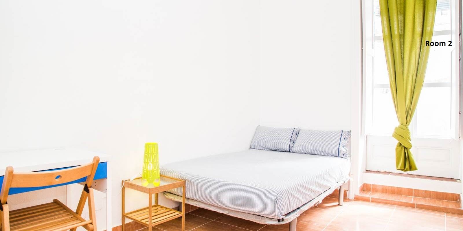 Private room for rent for €370 per month in Barcelona, Carrer de Lancaster