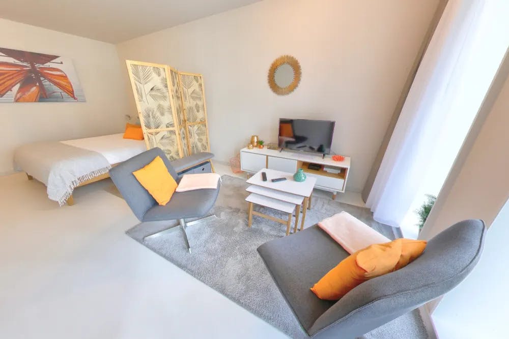 Studio zu mieten für 2.475 CHF pro Monat in Nyon, Rue de la Morâche