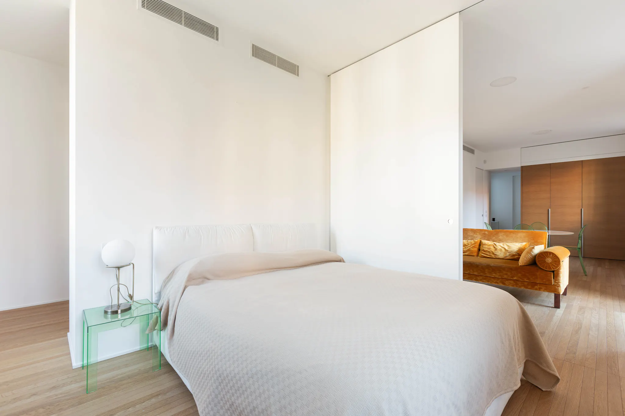 Via Ciro Menotti, Milan preview