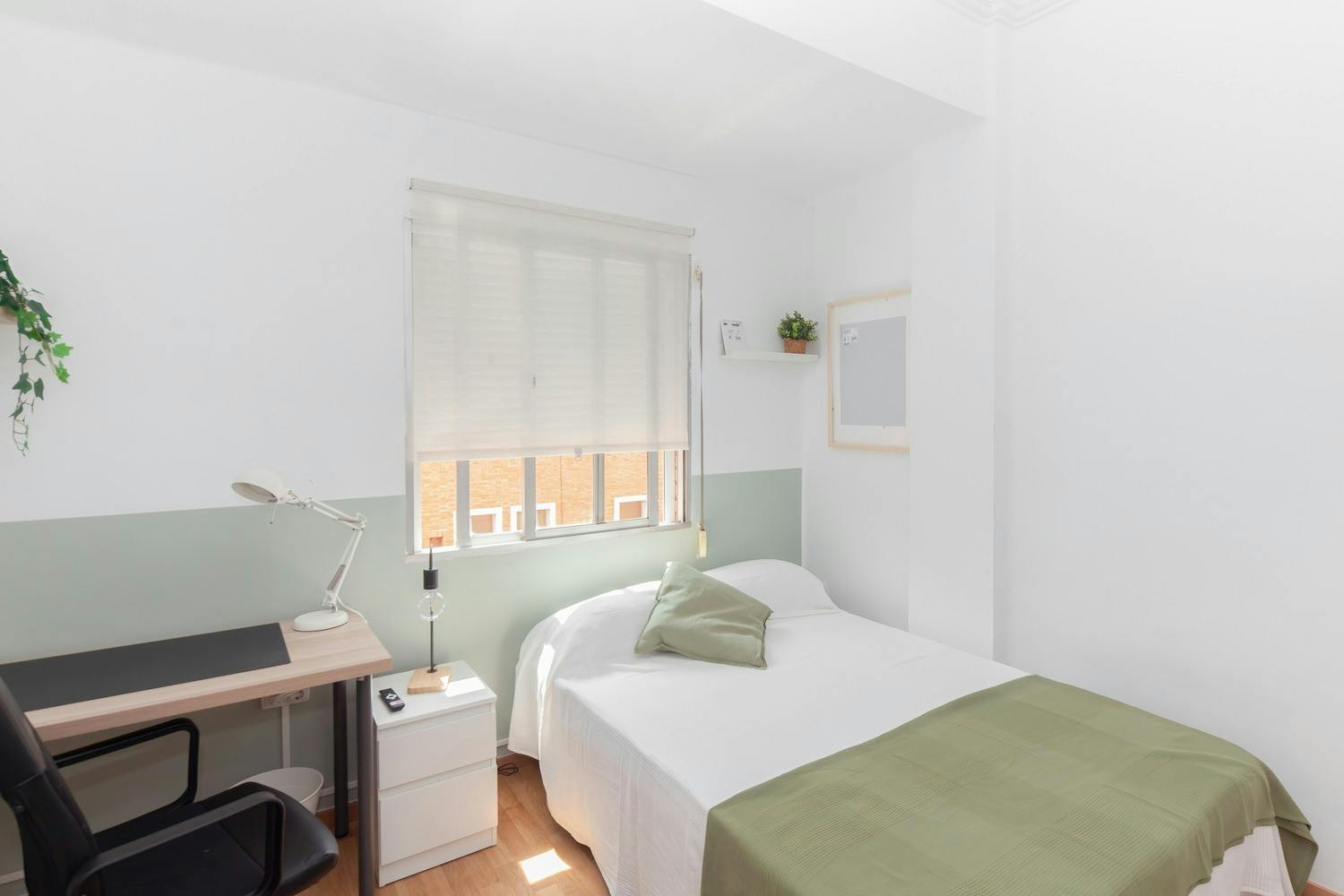 Carrer de la Font Roja, Valencia preview