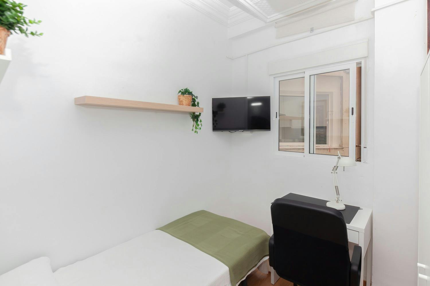 Carrer de la Font Roja, Valencia preview