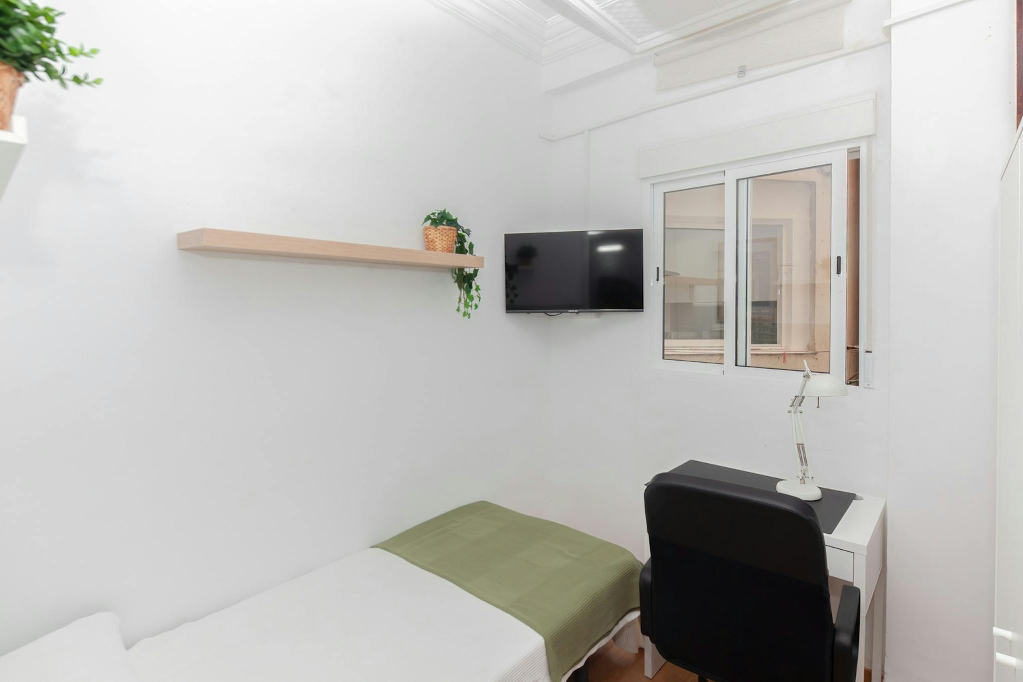 Carrer de la Font Roja, Valencia preview