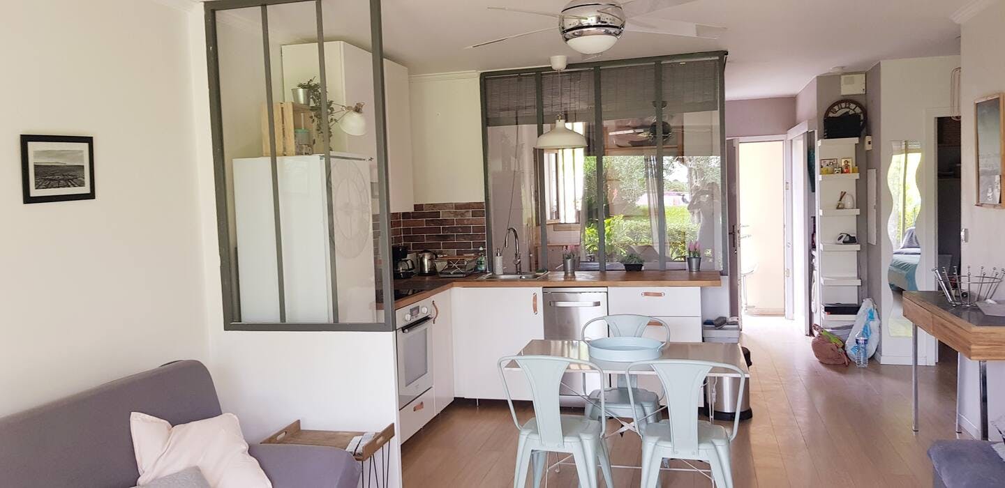 Квартира за оренду для 1 700 EUR на місяць у Antibes, Chemin de la Peyregoue