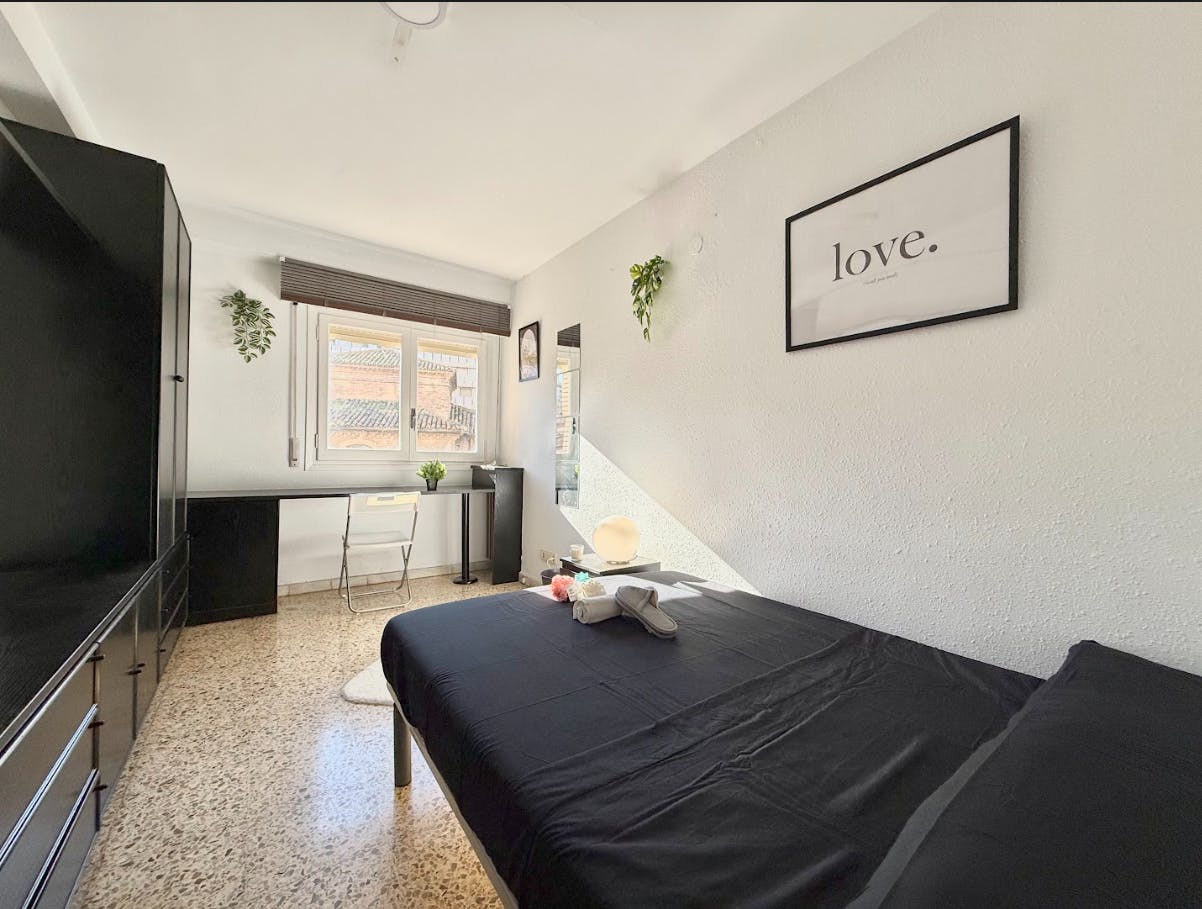 Private room for rent for €350 per month in Zaragoza, Paseo Echegaray y Caballero