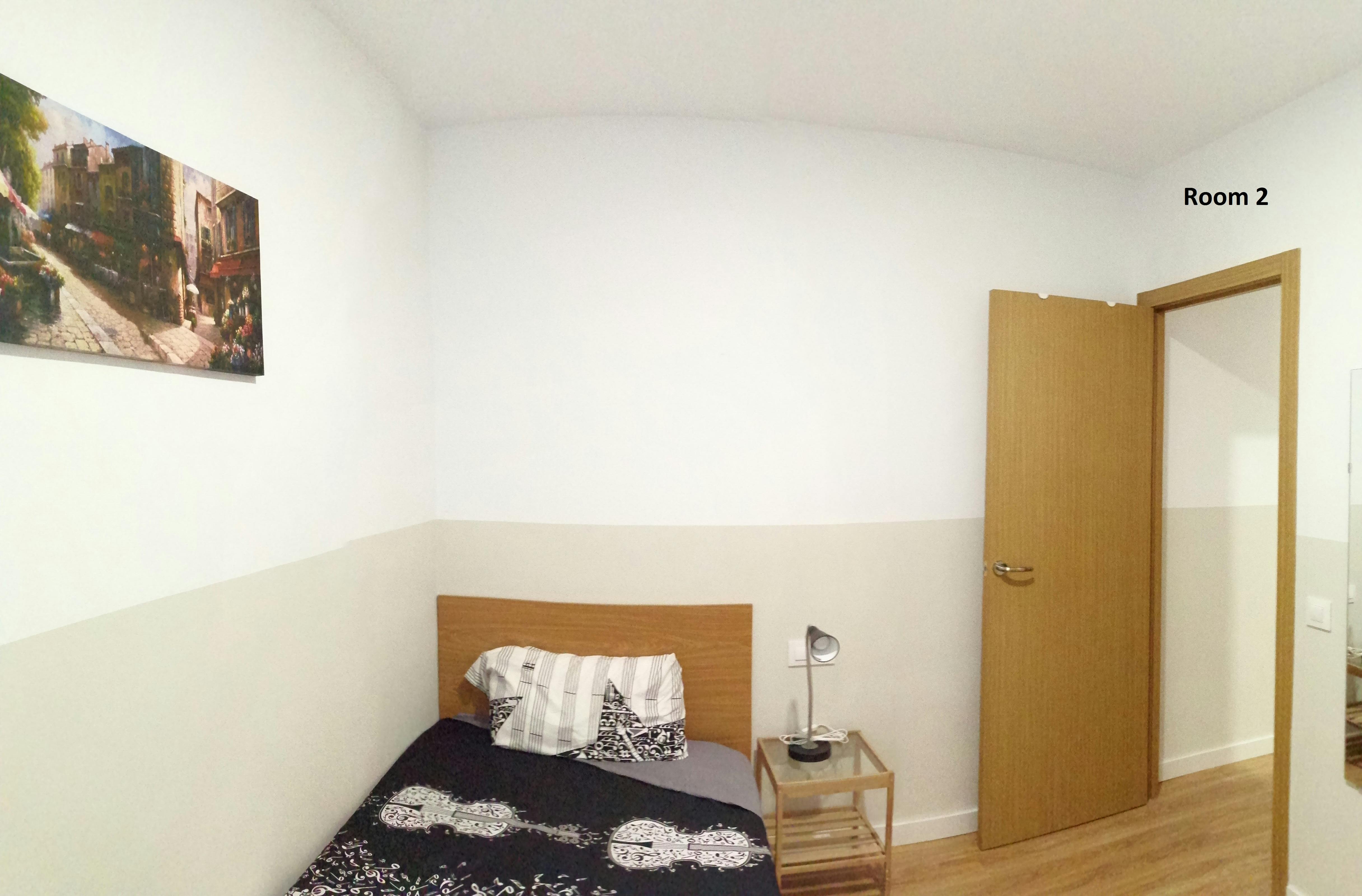 Private room for rent for €340 per month in Barcelona, Carrer de la Lluna