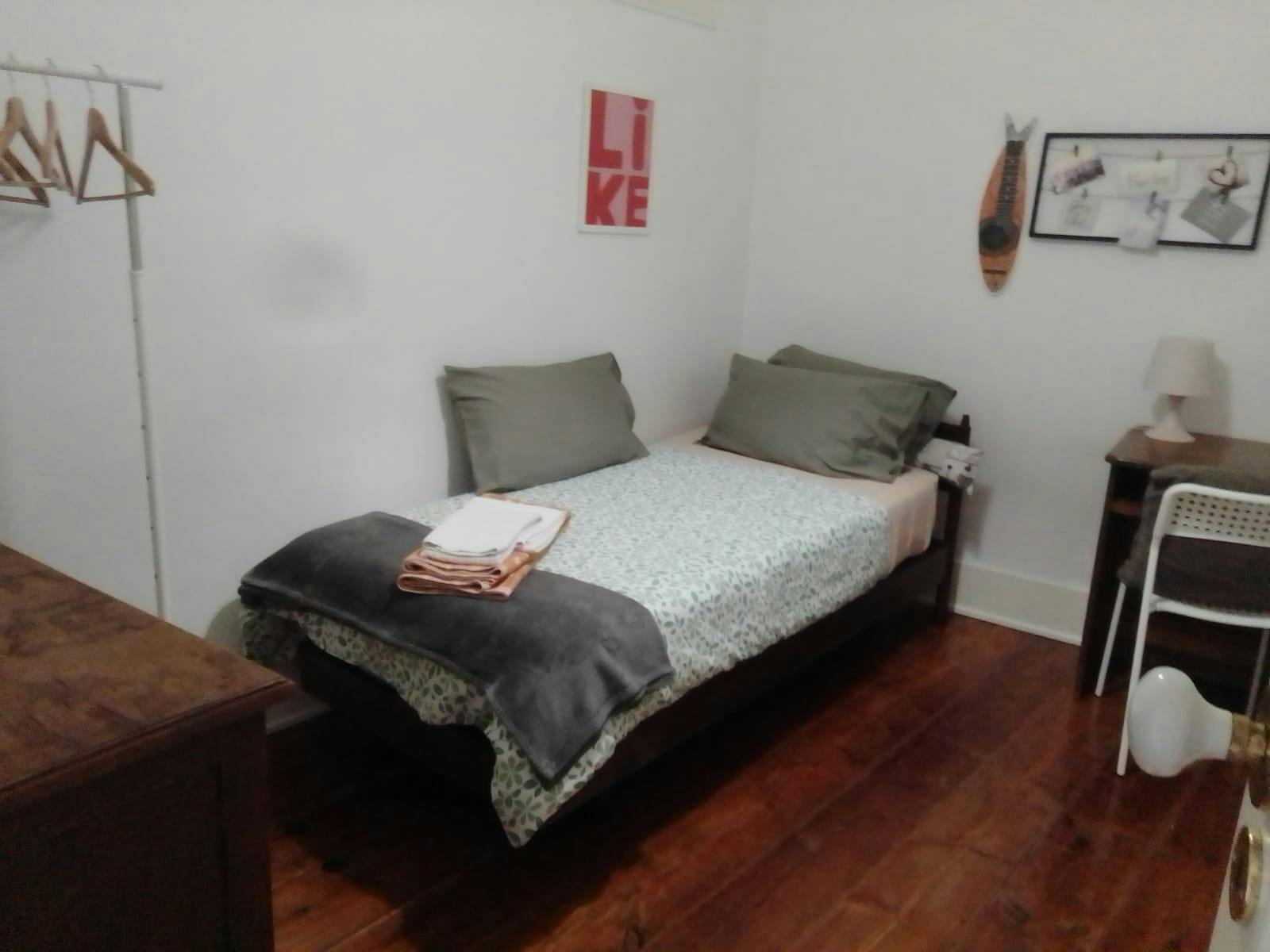 Habitación privada en alquiler por 350 € al mes en Lisbon, Calçada da Tapada