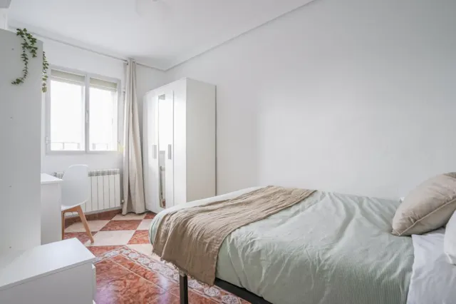 Private room in Calle del Puerto de Almansa, Madrid (1583392) room image 18
