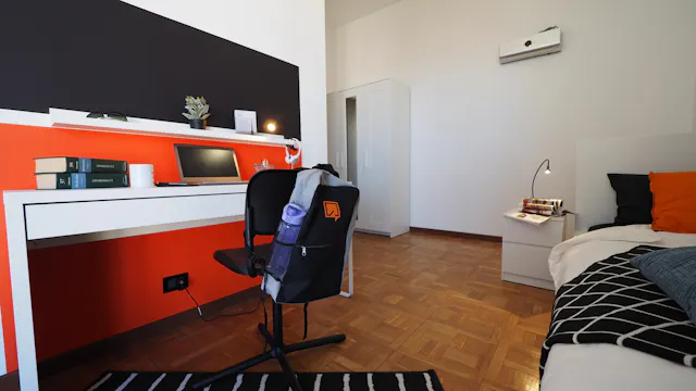 Private room in Corso Luigi Einaudi, Turin (1583422) room image 1