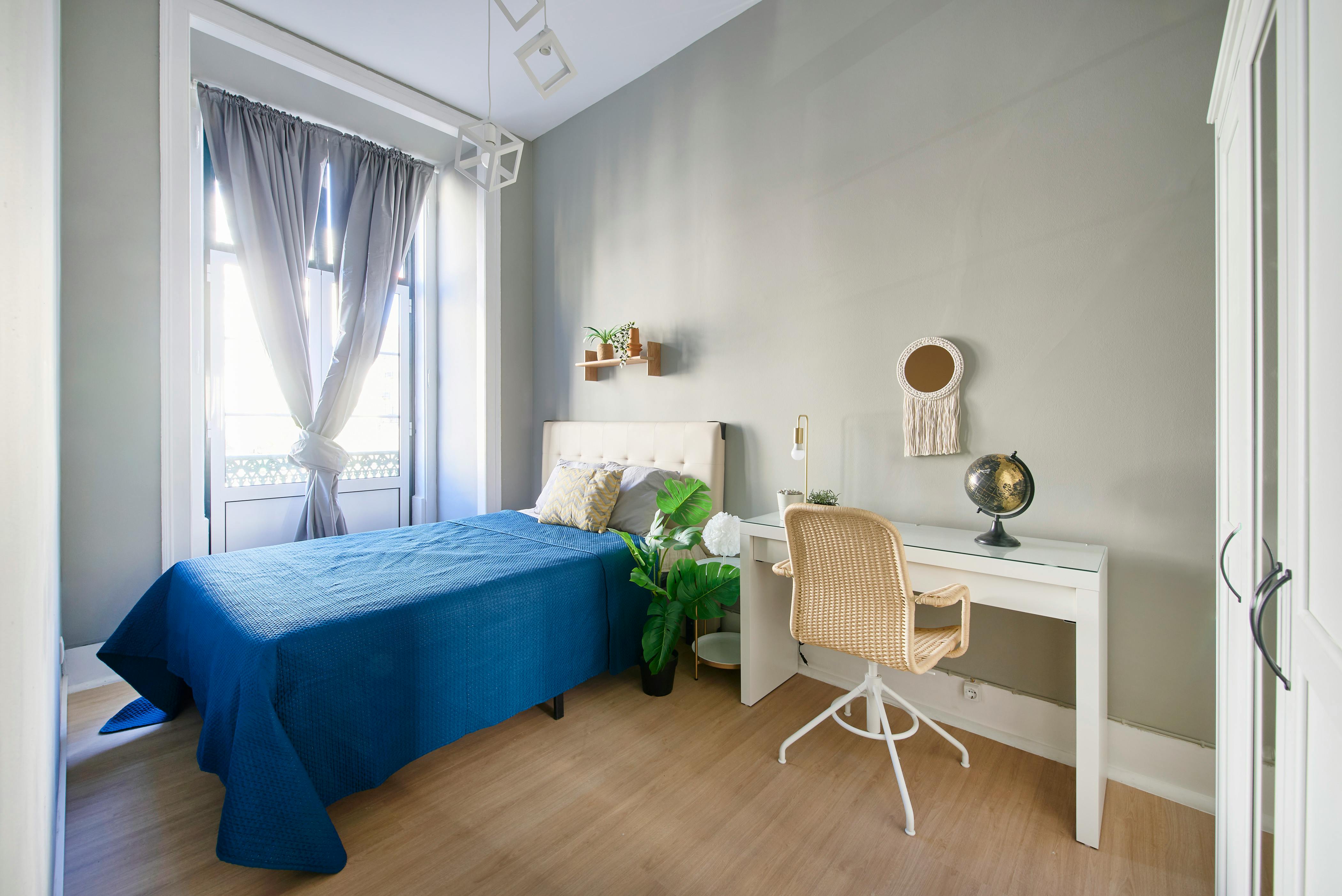 Largo Vitorino Damásio, Lisbon preview