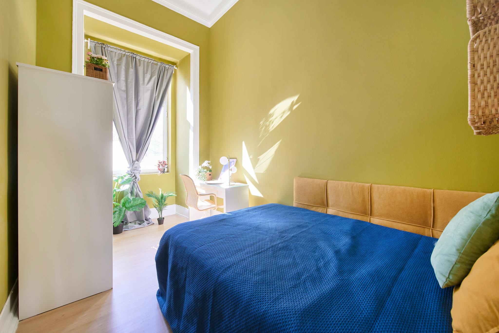 Largo Vitorino Damásio, Lisbon preview