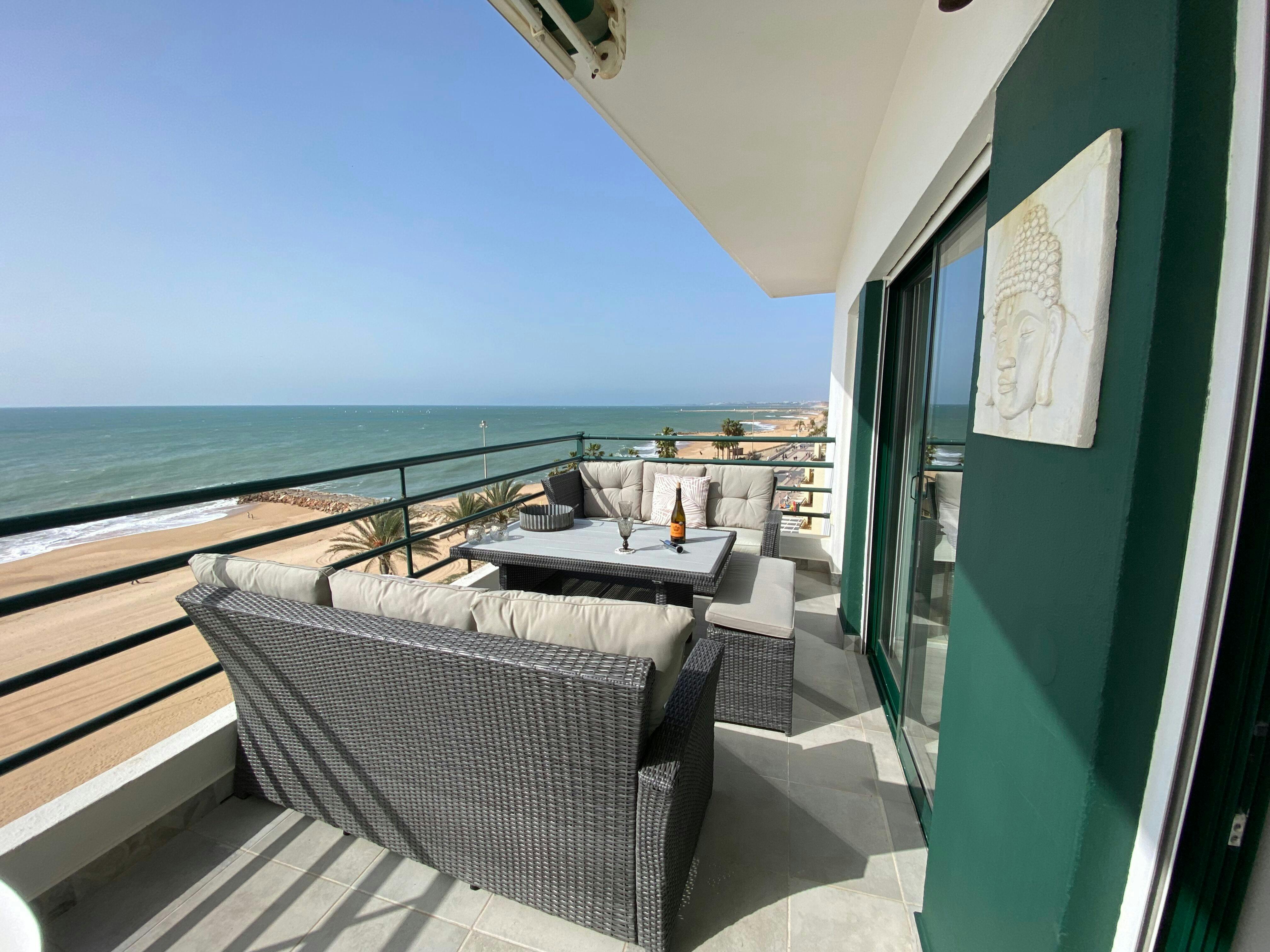 Apartment for rent for €6,000 per month in Loulé, Rua do Leste