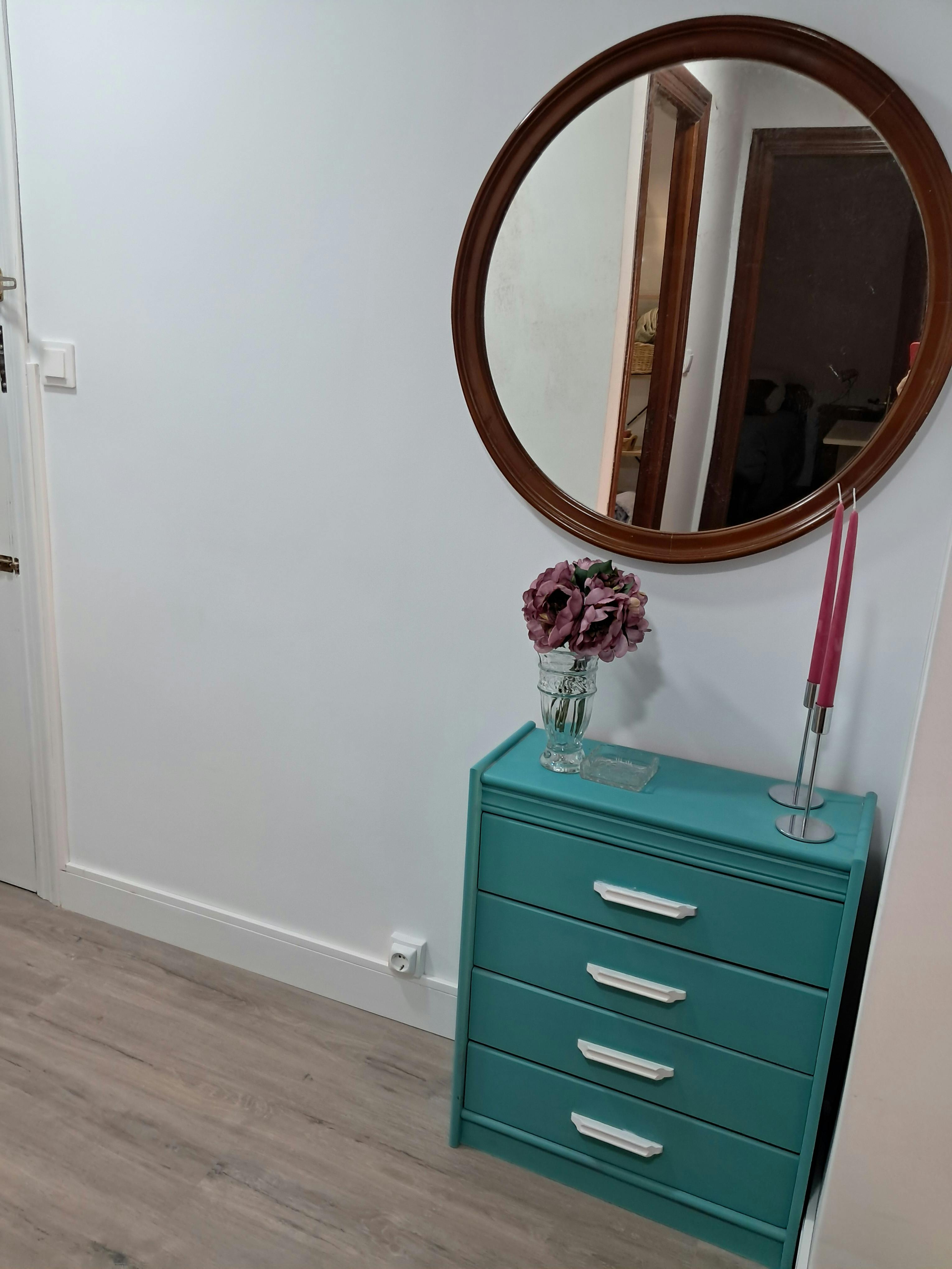 公寓 正在以 €900 的月租出租，其位于 Logroño, Avenida de la Solidaridad