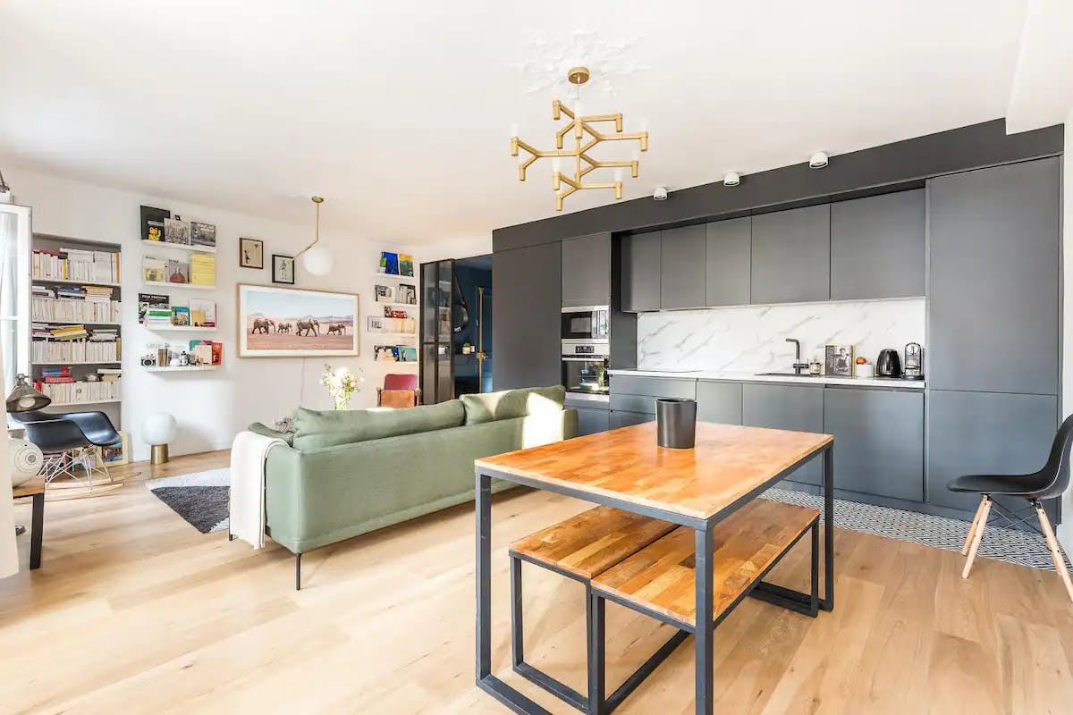 Apartment for rent for €3,500 per month in Paris, Rue Oberkampf