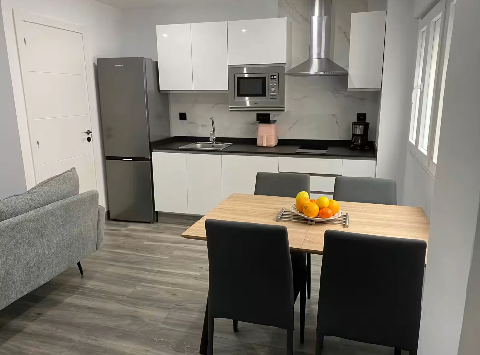 2-Bedroom Apartment in Carrer del Riu Escalona, Valencia (1583800) ROOM 1