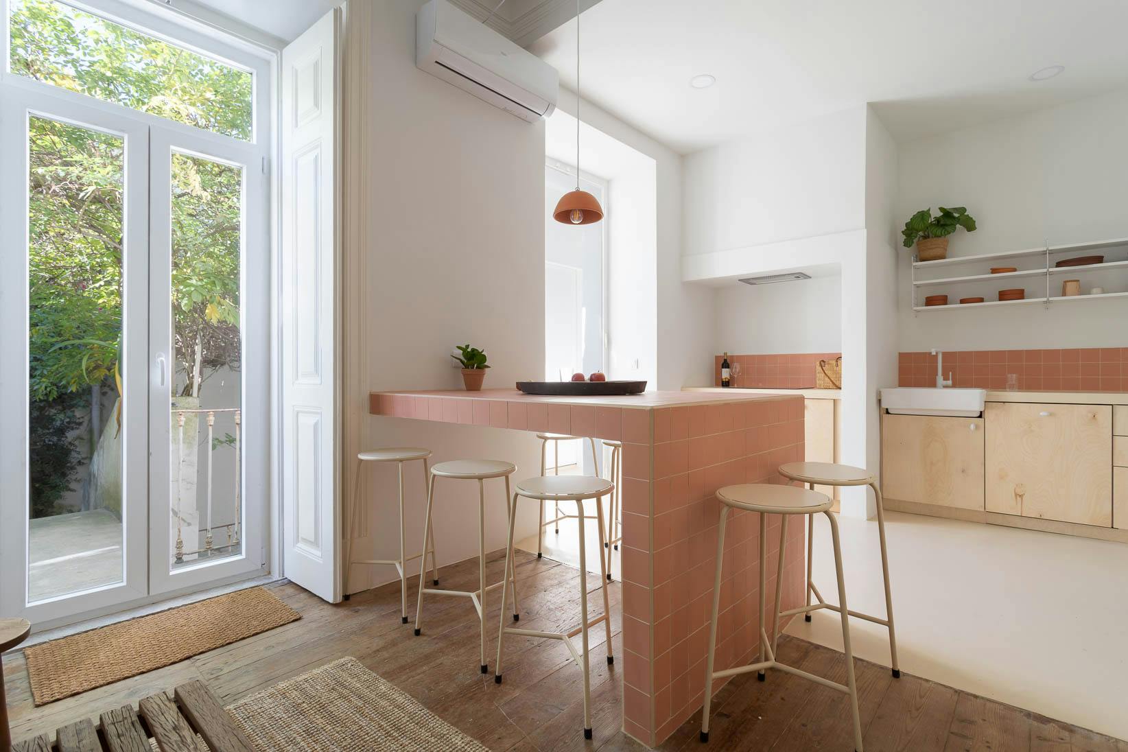 Apartment Lisbon, 7 beds — photo 2