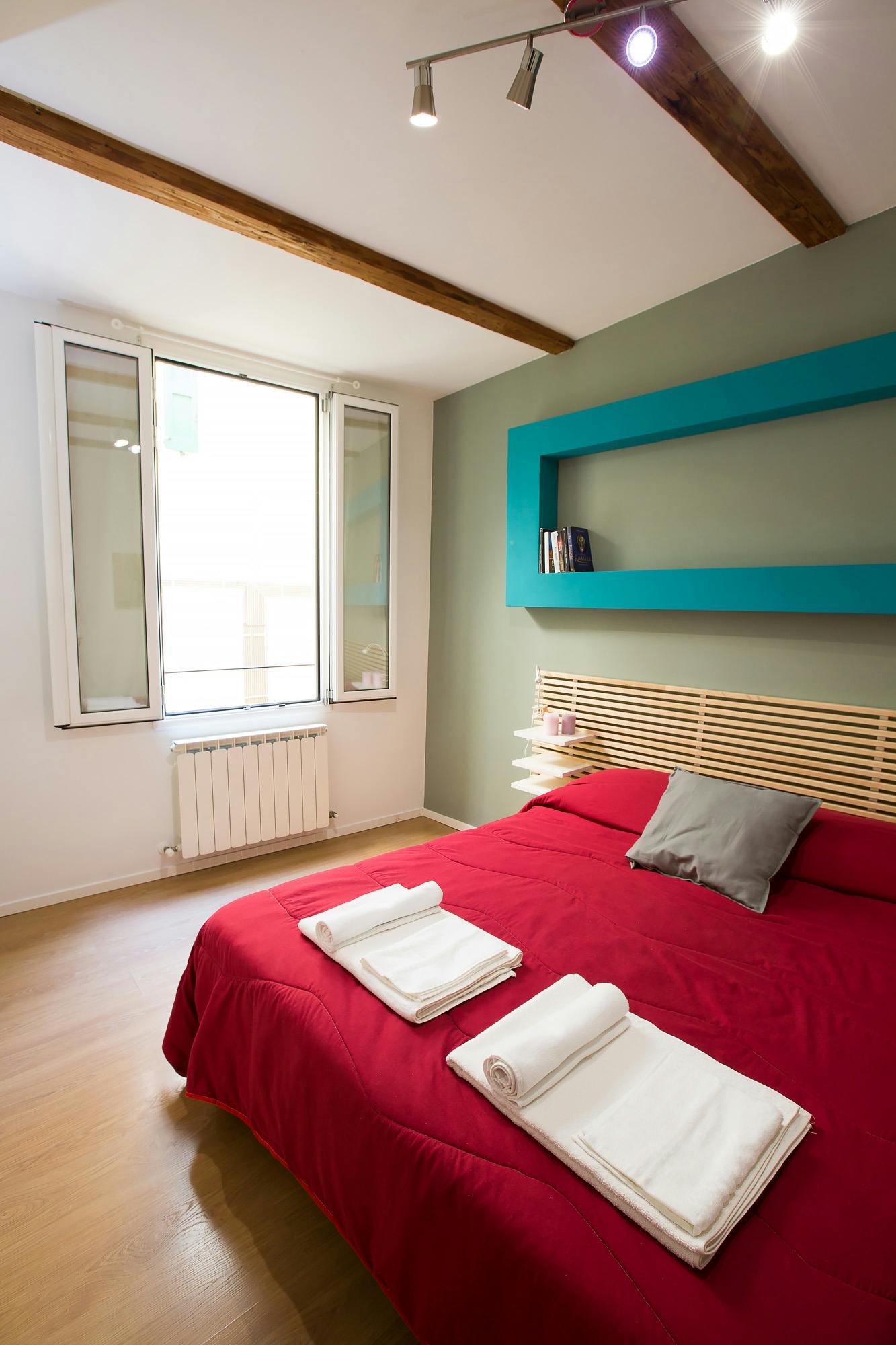 Via de' Castagnoli, Bologna preview