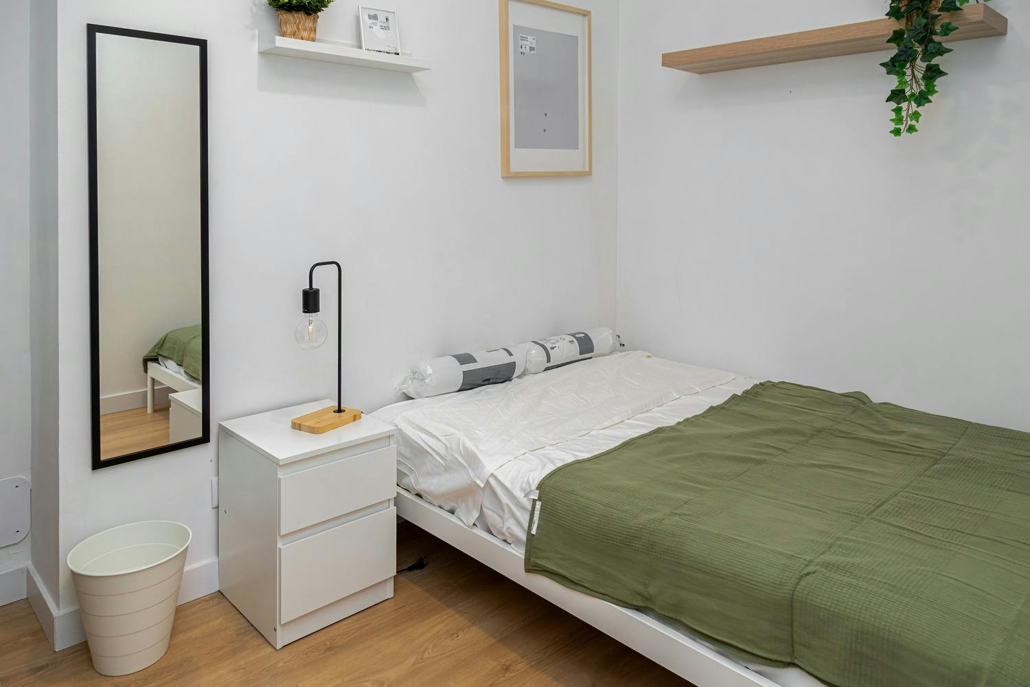 Private room for rent for €305 per month in Zaragoza, Calle de Nuestra Señora del Salz