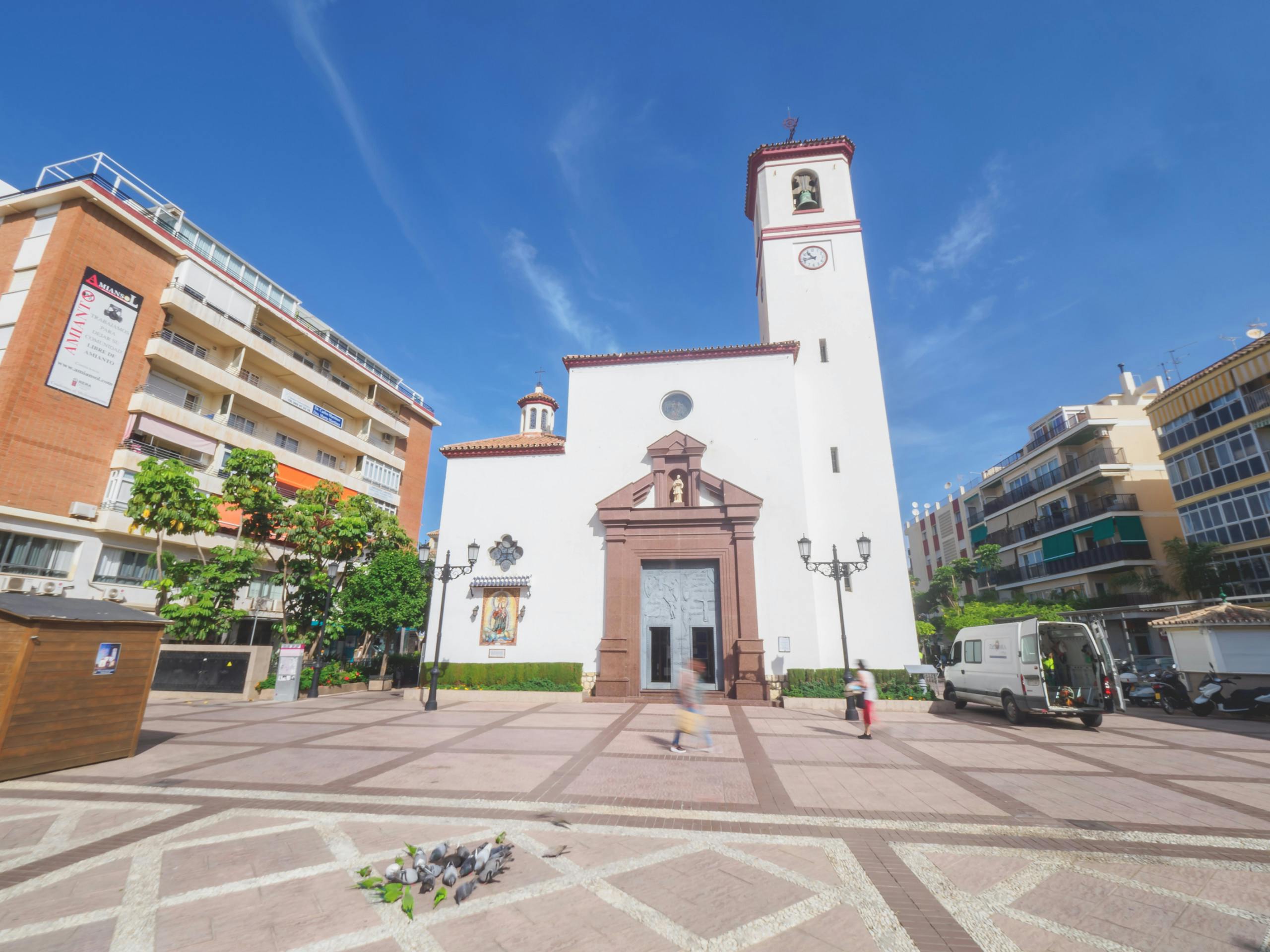 Квартира сдается в аренду за 9 999 € в месяц в Fuengirola, Calle España