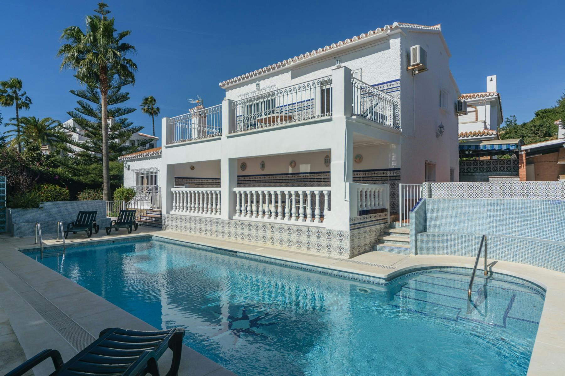 Дом сдается в аренду за 9 999 € в месяц в Vélez-Málaga, Calle Trasmallos