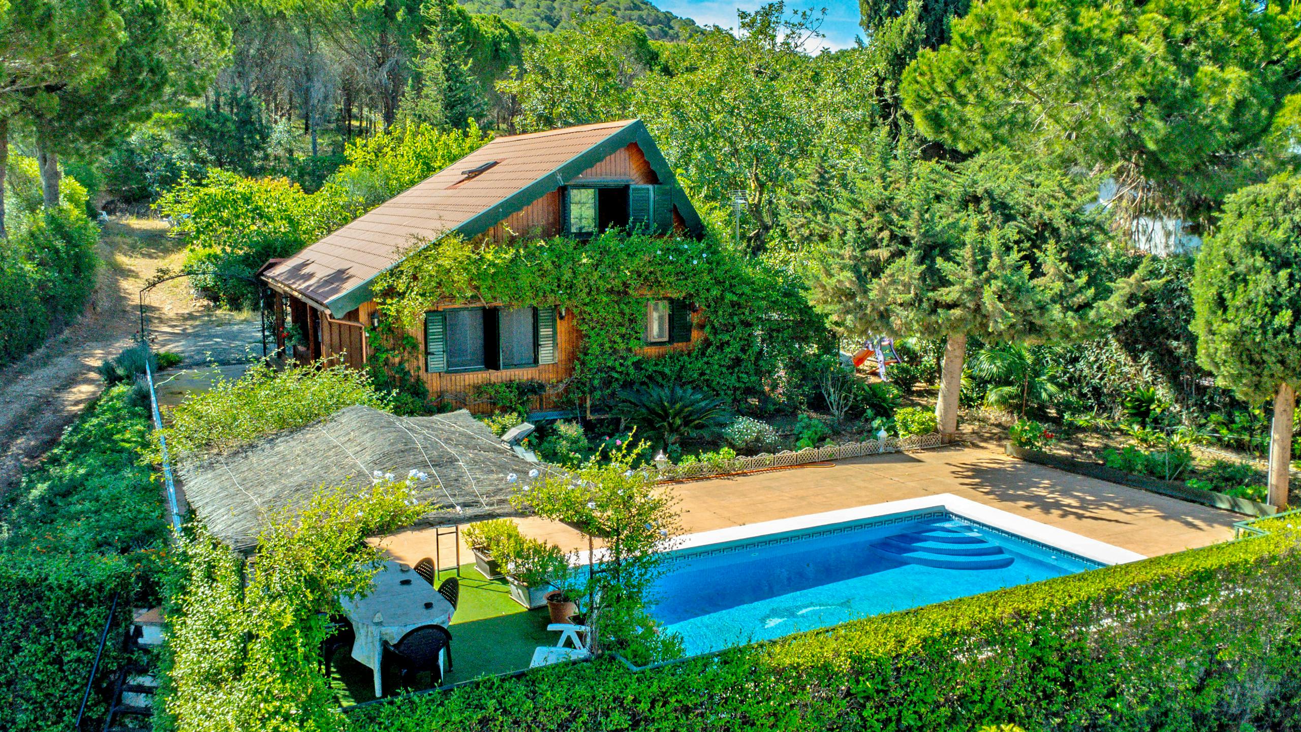 House for rent for €9,999 per month in Alhaurín el Grande, Avenida de Andalucía