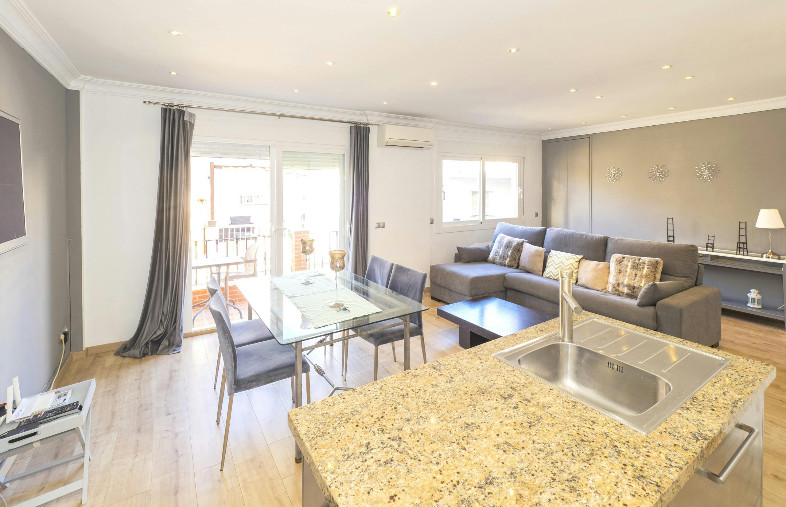 Apartment for rent for €9,999 per month in Mijas, Calle Casares