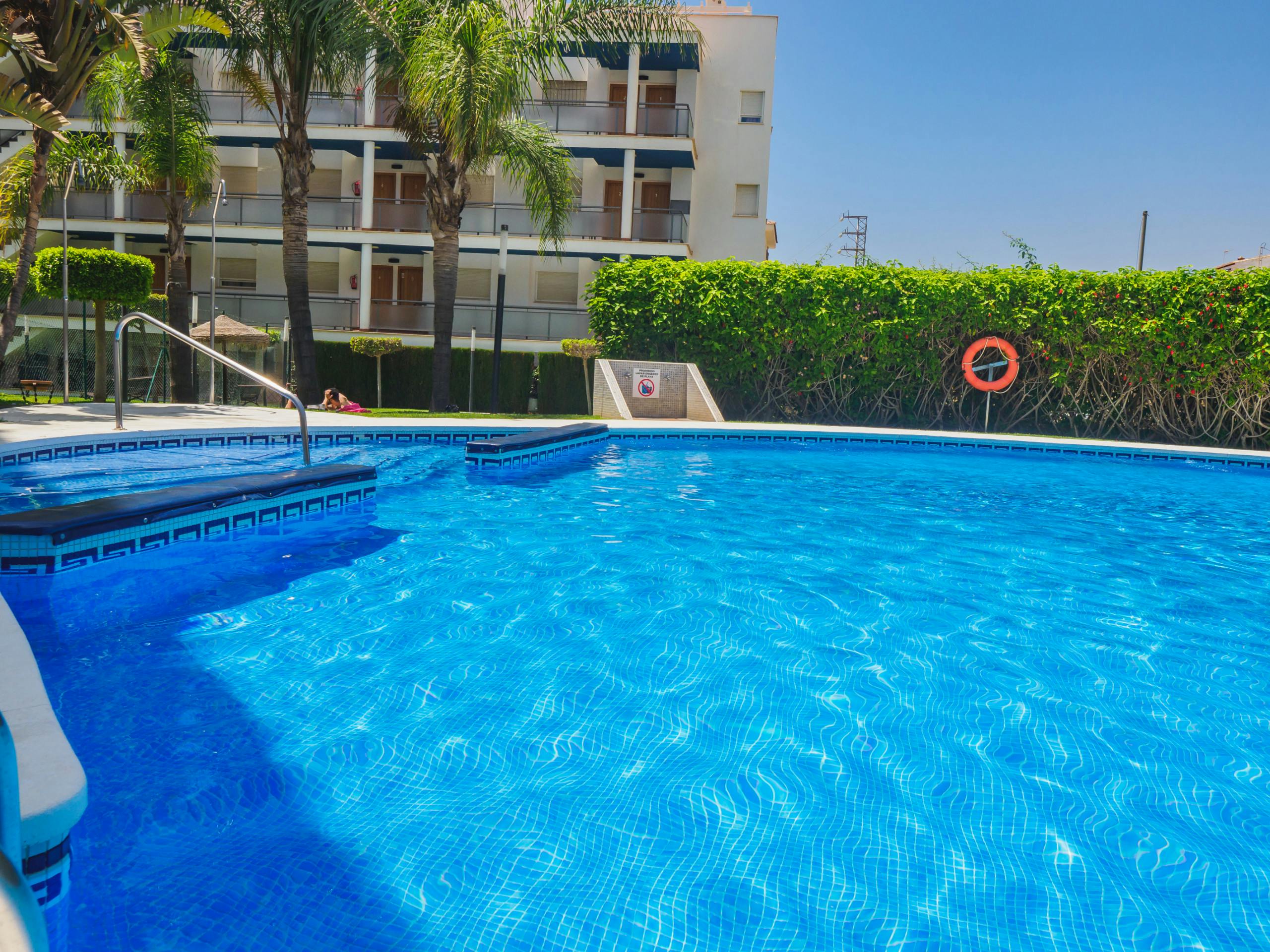 Квартира сдается в аренду за 9 999 € в месяц в Torrox, Avenida Costa del Sol