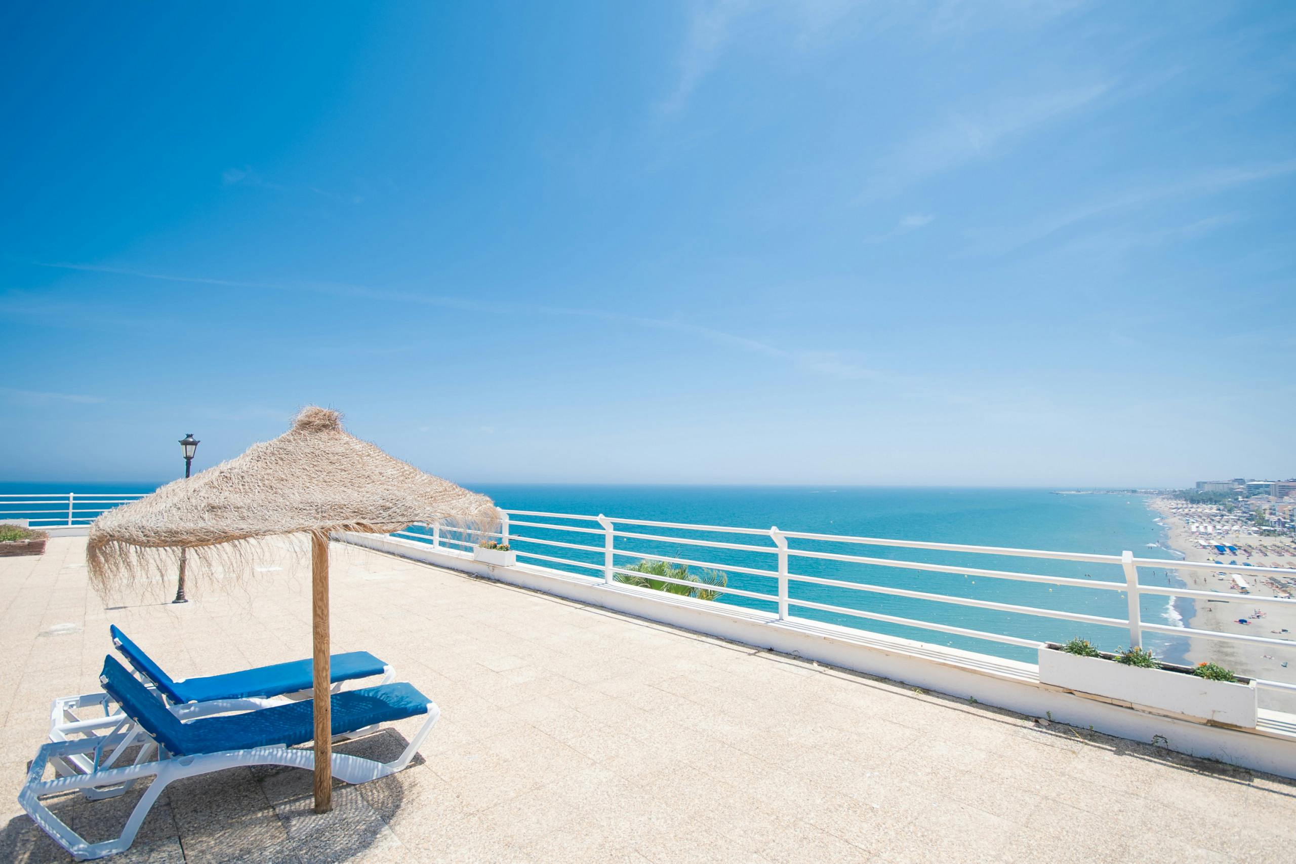 Студия сдается в аренду за 9 999 € в месяц в Torremolinos, Calle Castillo del Inglés