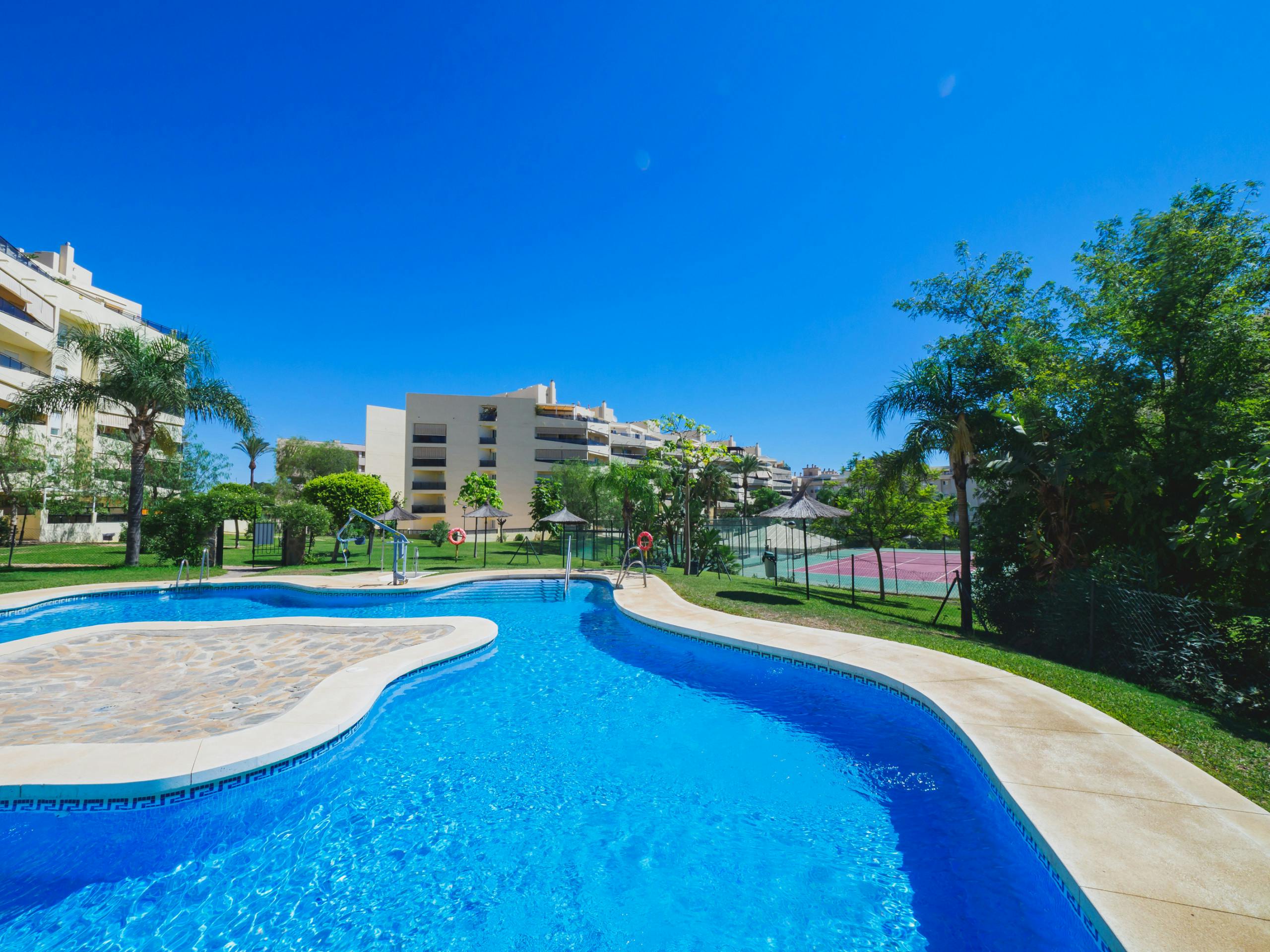 Apartment for rent for €9,999 per month in Torremolinos, Calle Brigitte Bardot