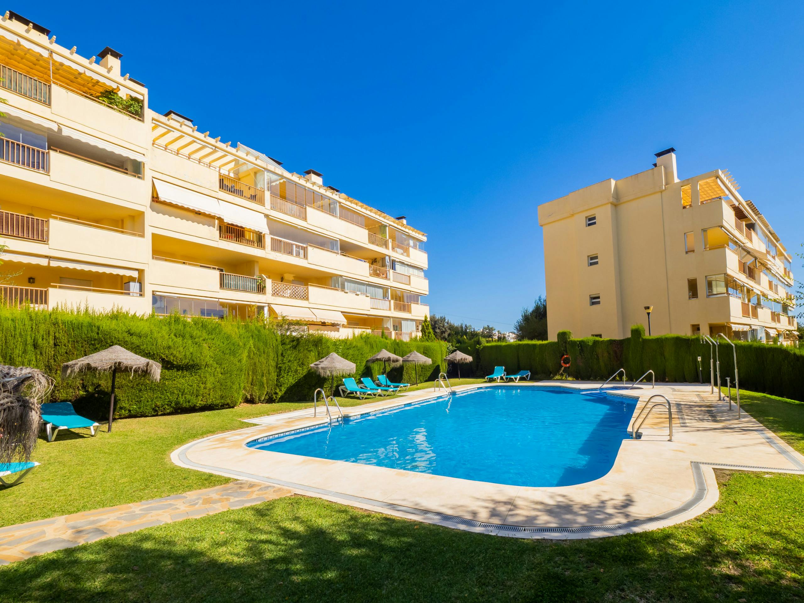Квартира сдается в аренду за 9 999 € в месяц в Mijas, Calle Lince Ibérico