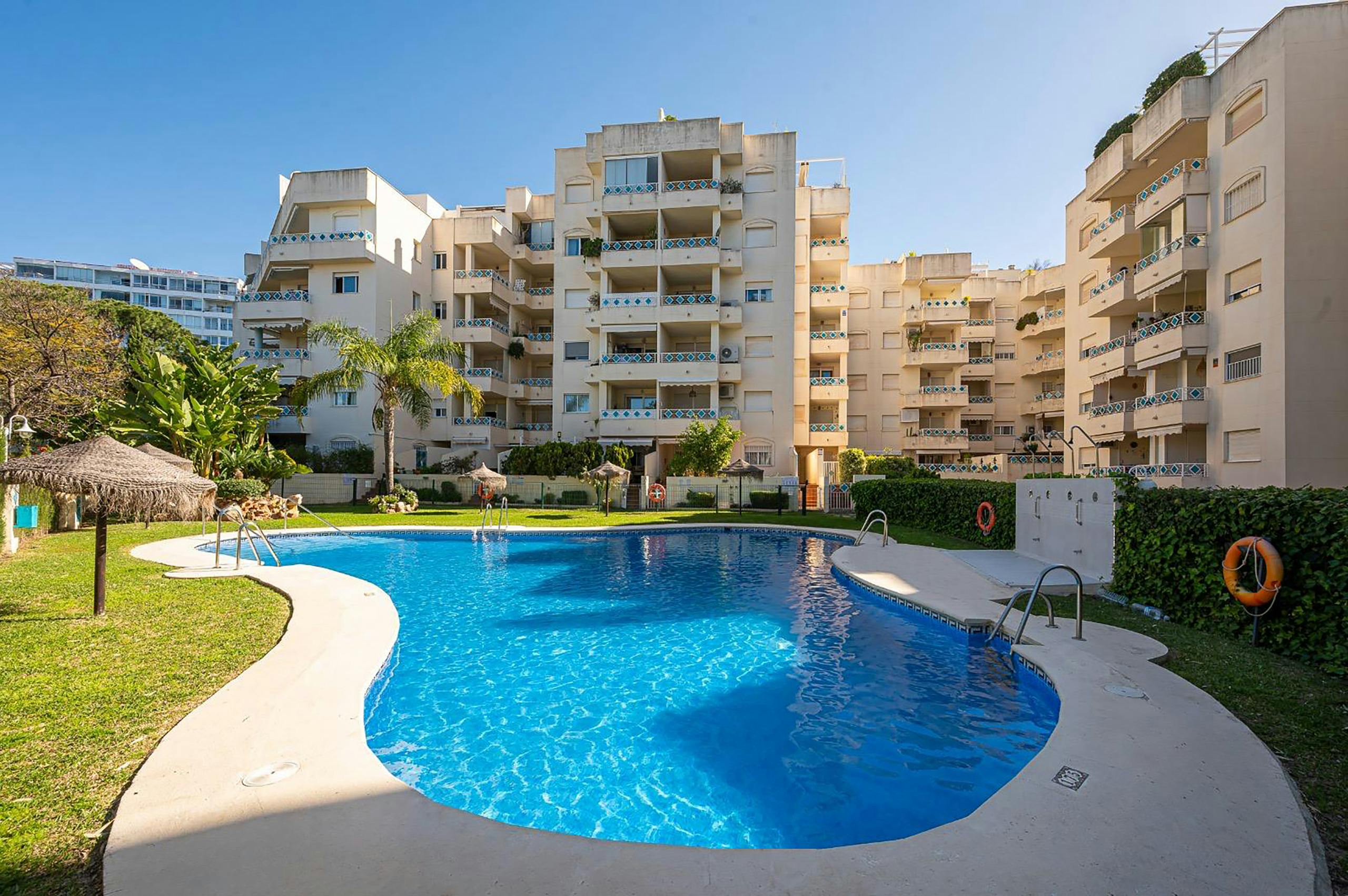Квартира сдается в аренду за 9 999 € в месяц в Marbella, Calle Cervantes