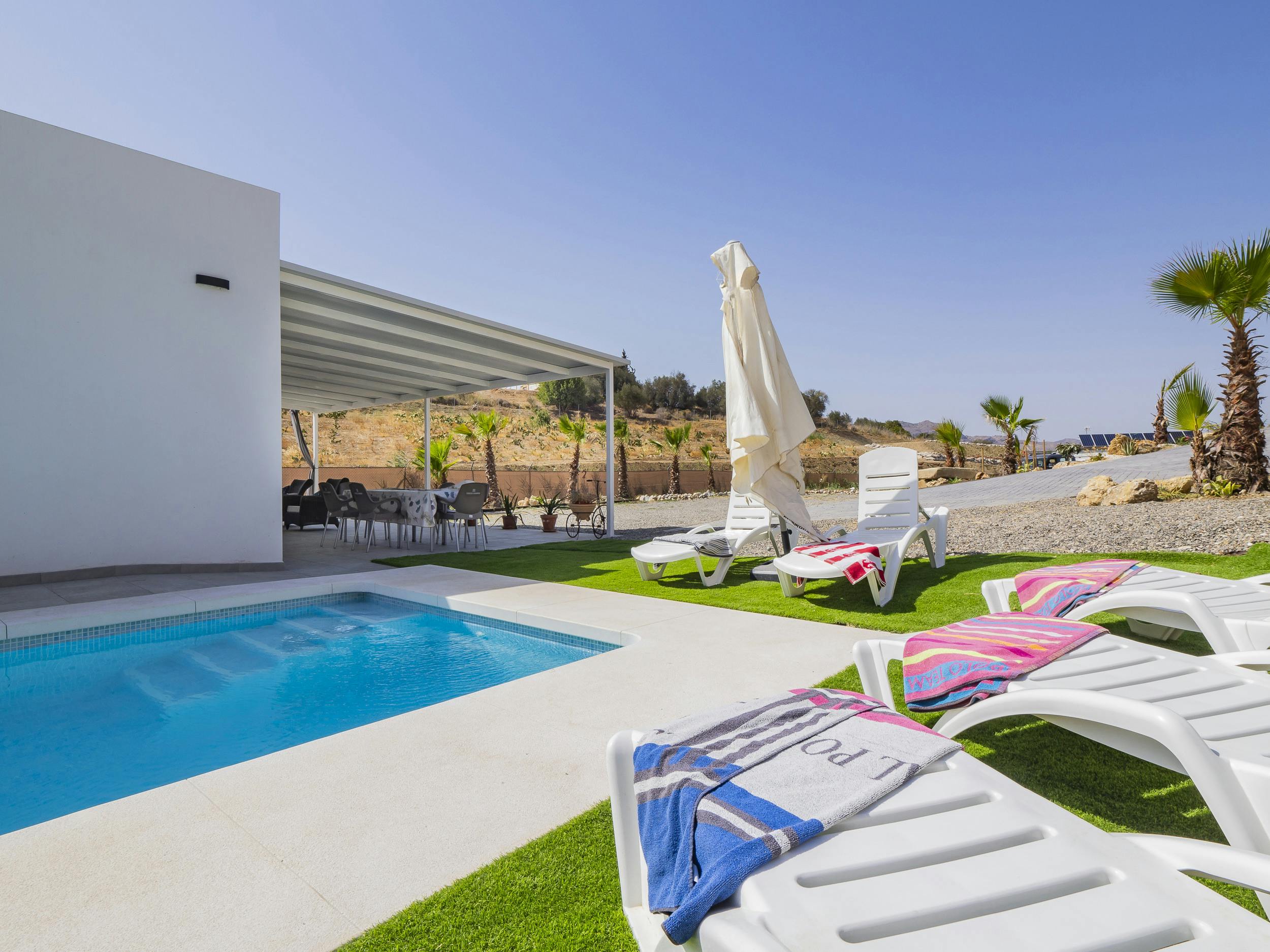 House for rent for €9,999 per month in Málaga, Camino Antiguo de Cártama