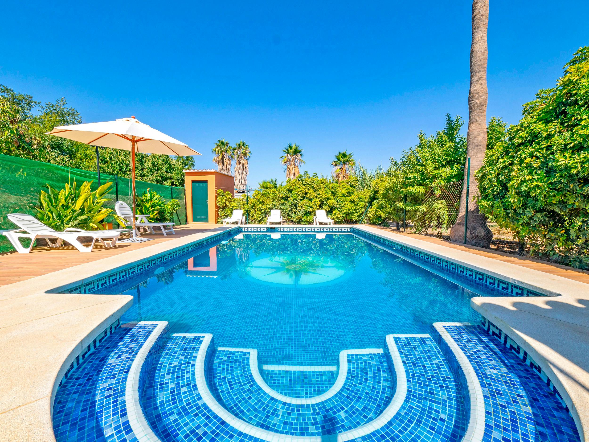 Дом сдается в аренду за 9 999 € в месяц в Coín, Carril Huertas Viejas