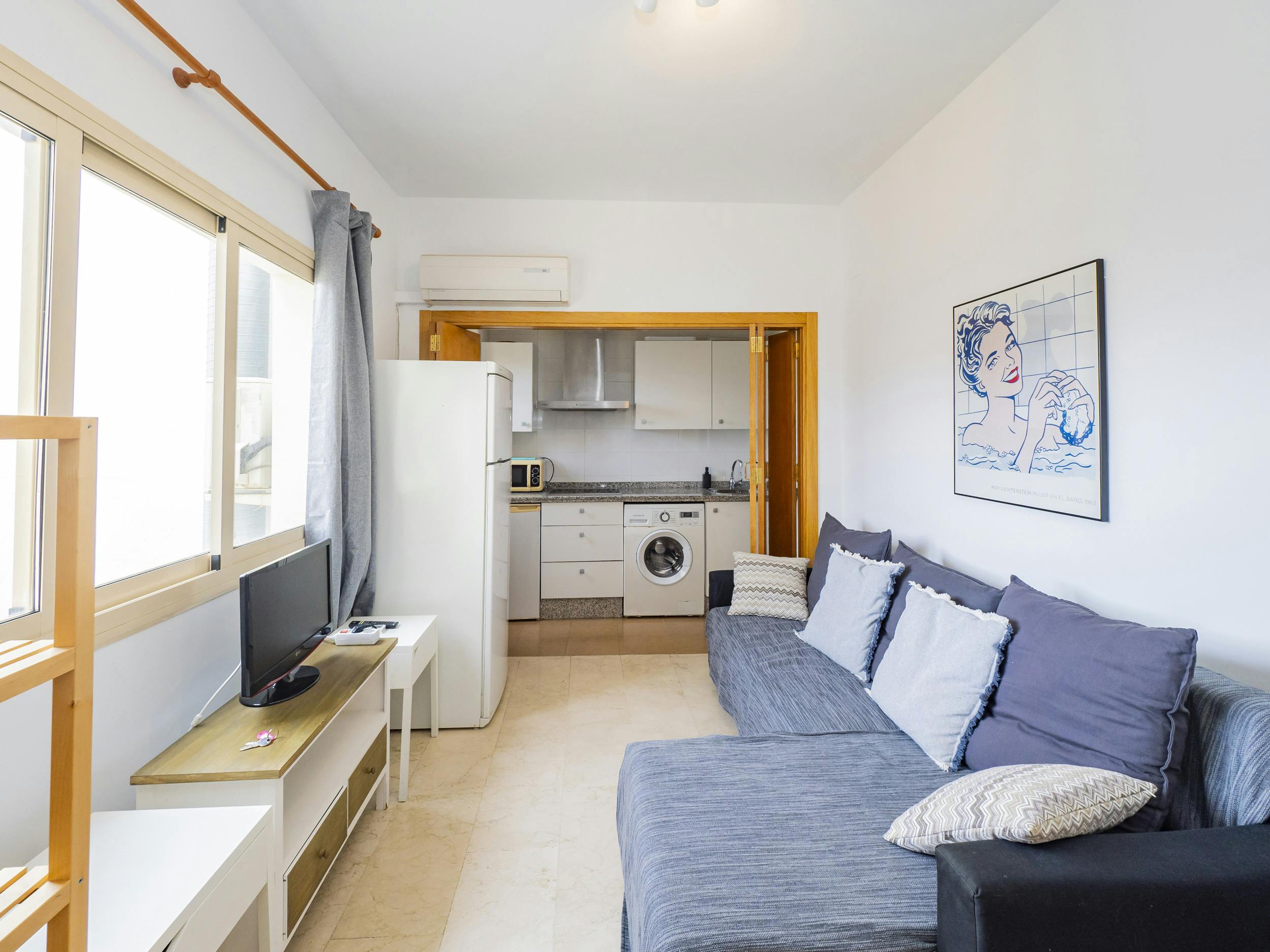 Apartment for rent for €9,999 per month in Málaga, Calle San Rafael