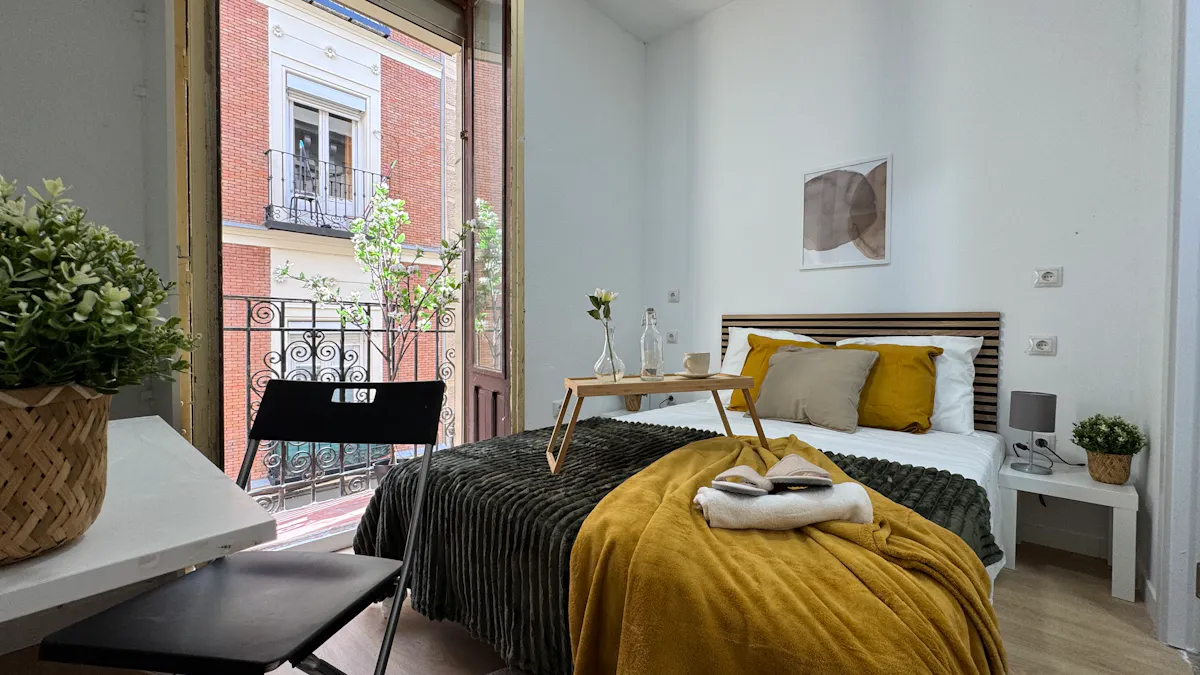 Private room in Calle de Caravaca, Madrid (1584529) ROOM