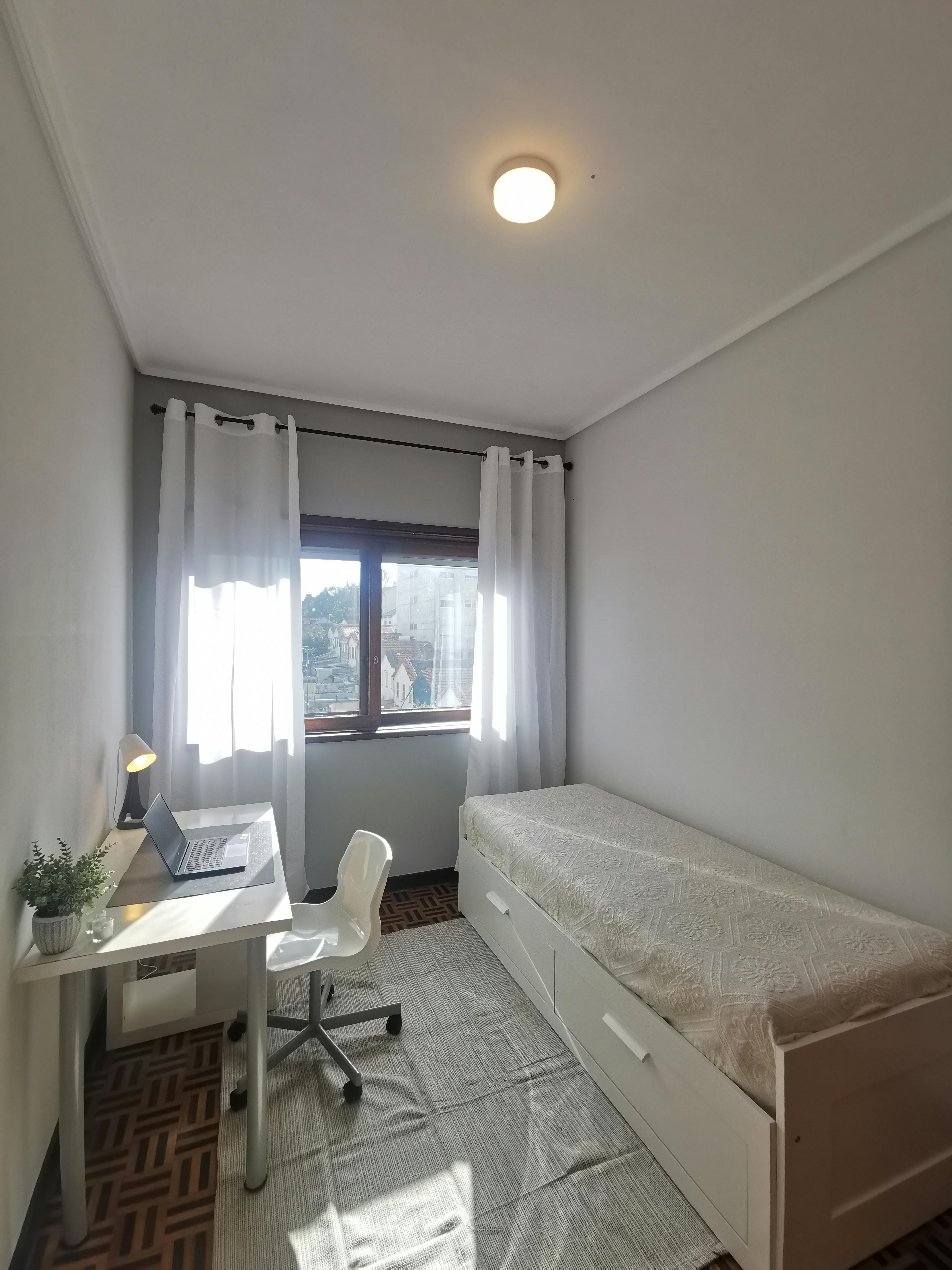 Private room for rent for €519 per month in Porto, Rua de Santa Catarina