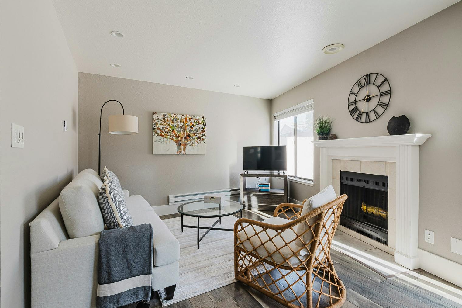 Apartment for rent for $4,294 per month in San Mateo, West Bellevue Avenue