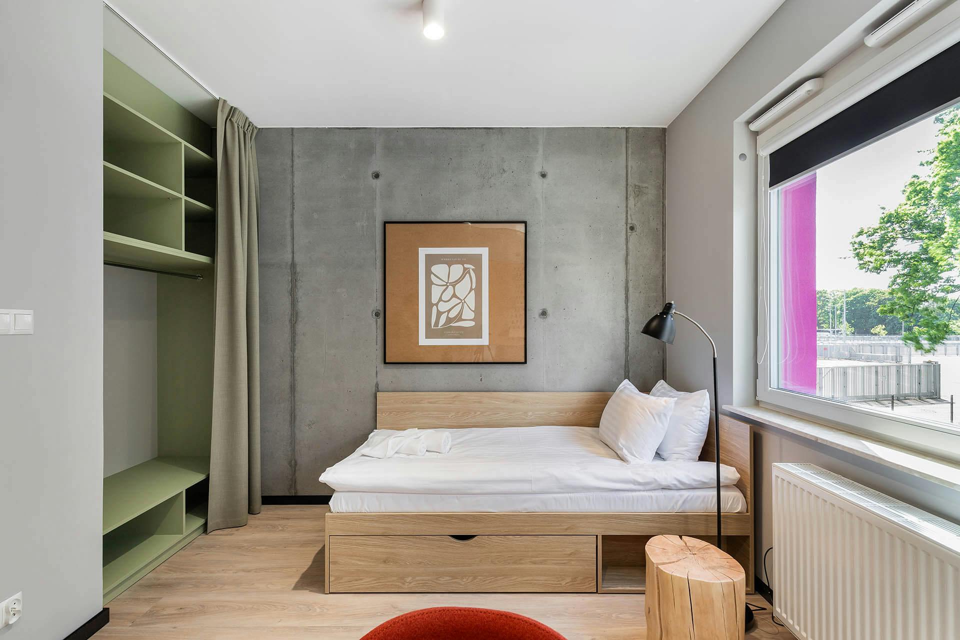 Cameră privată de închiriat pentru 2.600 PLN pe lună în Kraków, aleja 3 Maja