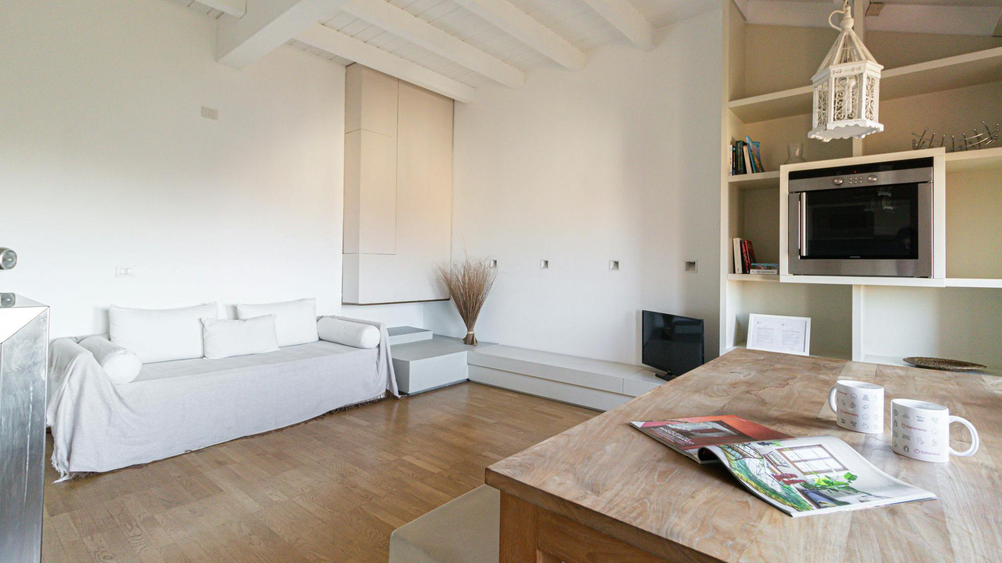 Apartment for rent for €1 per month in Milan, Viale Zara