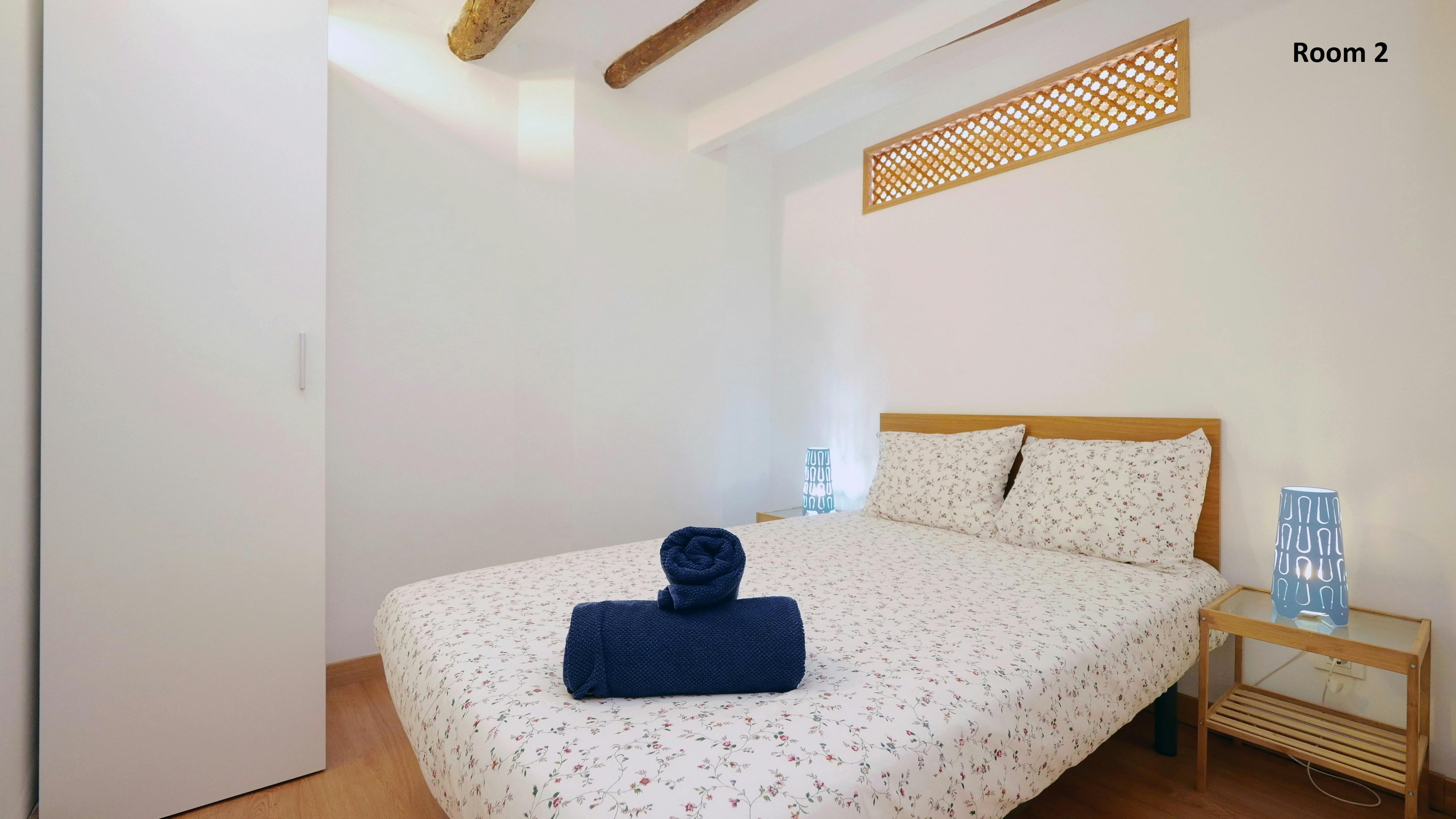 Private room for rent for €400 per month in Barcelona, Carrer dels Metges