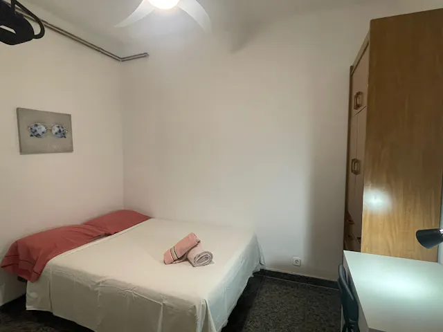 Private room in Carrer de Bordeus, Barcelona (1585045) room image 2